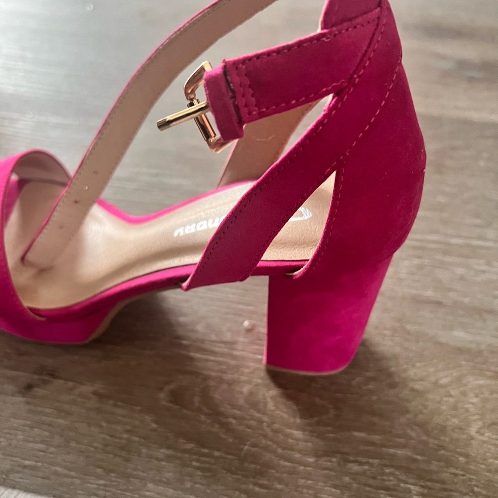 CL by Laundry Vibrant Pink Heels - Picture 6 of 8